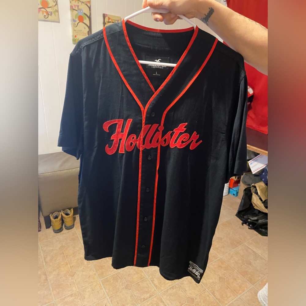 Hollister shirt